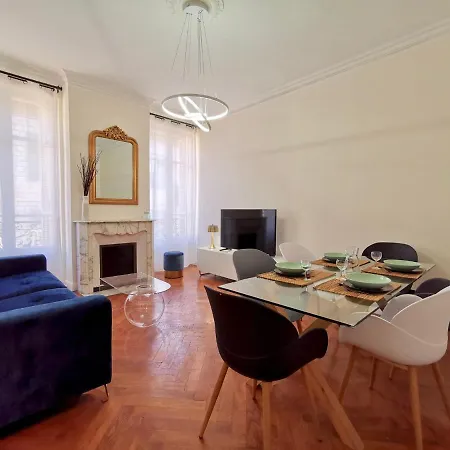 Le Lorraine Apartment *